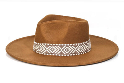 WIDE BRIM HAT WITH WOVEN BAND